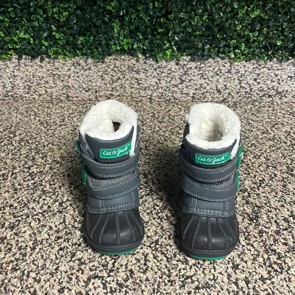TODDLER WINTER CAT & JACK SNOWBOOTS - Picture 1 of 6